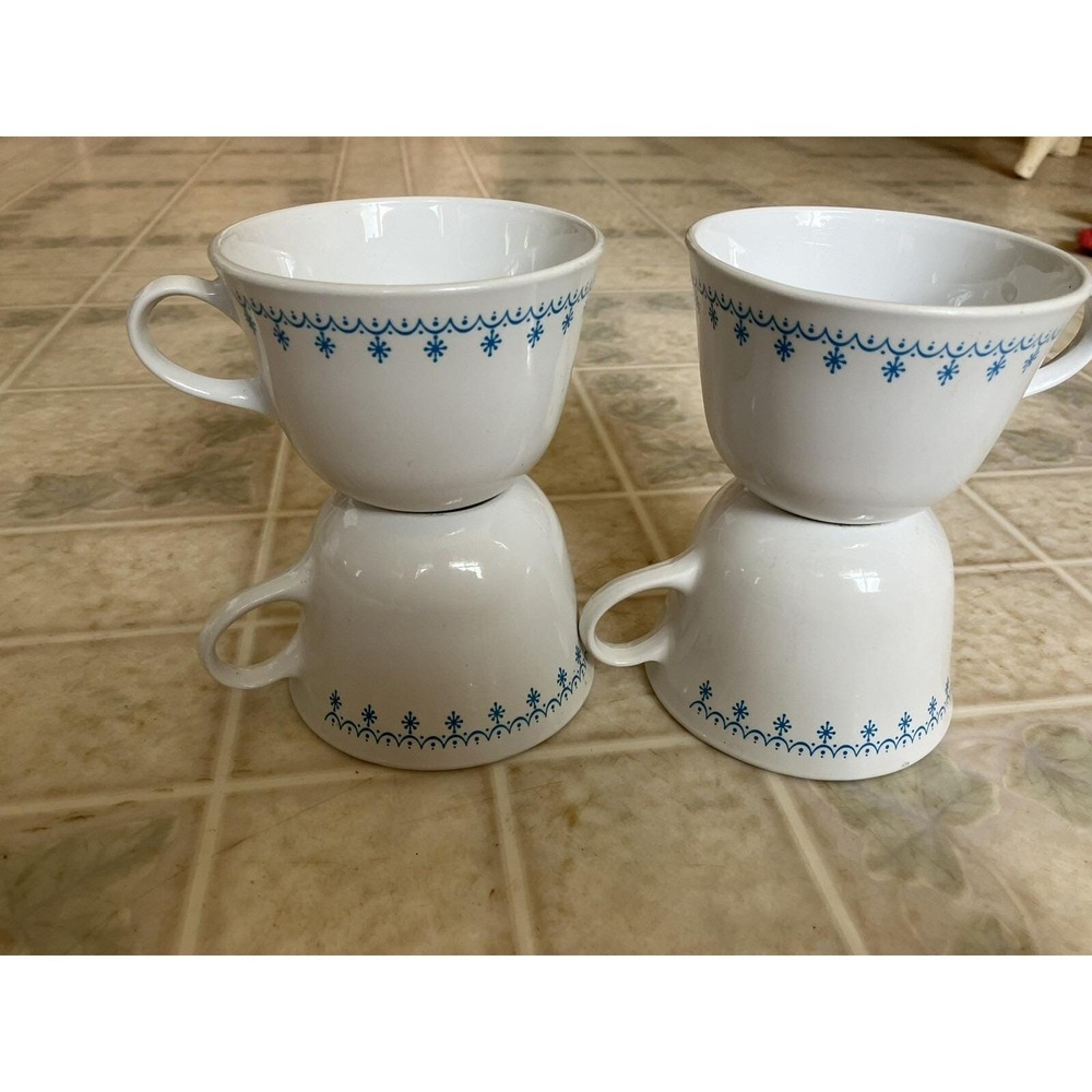 Vintage CORELLE CORNING Livingware Snowflake Garland Blue Tea Coffee CUPS Set‎ 4
